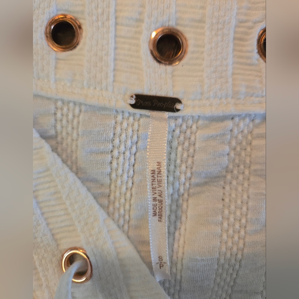 Free People Small White Ribbed Lace-Up V-Neck Top with Gold Detail - Picture 5 of 9